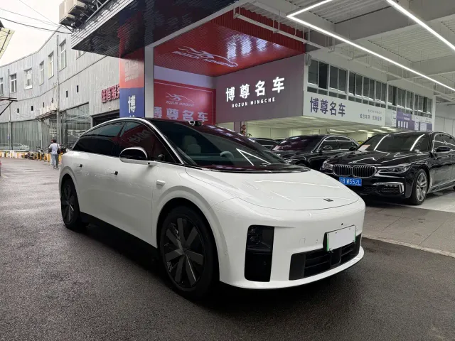 Li Auto i6 — Фото автомобиля 3