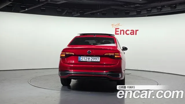 Volkswagen Jetta — Фото автомобиля 4