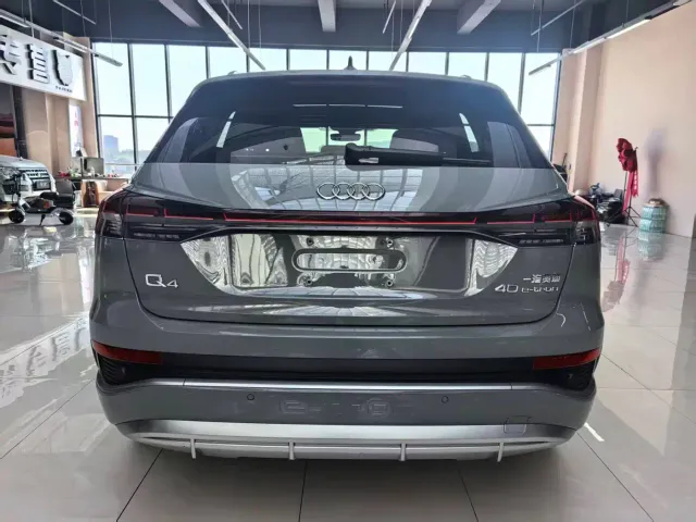 Audi Q4 e-tron — Фото автомобиля 5