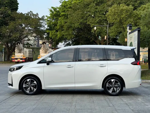 GAC Trumpchi M6 — Фото автомобиля 4