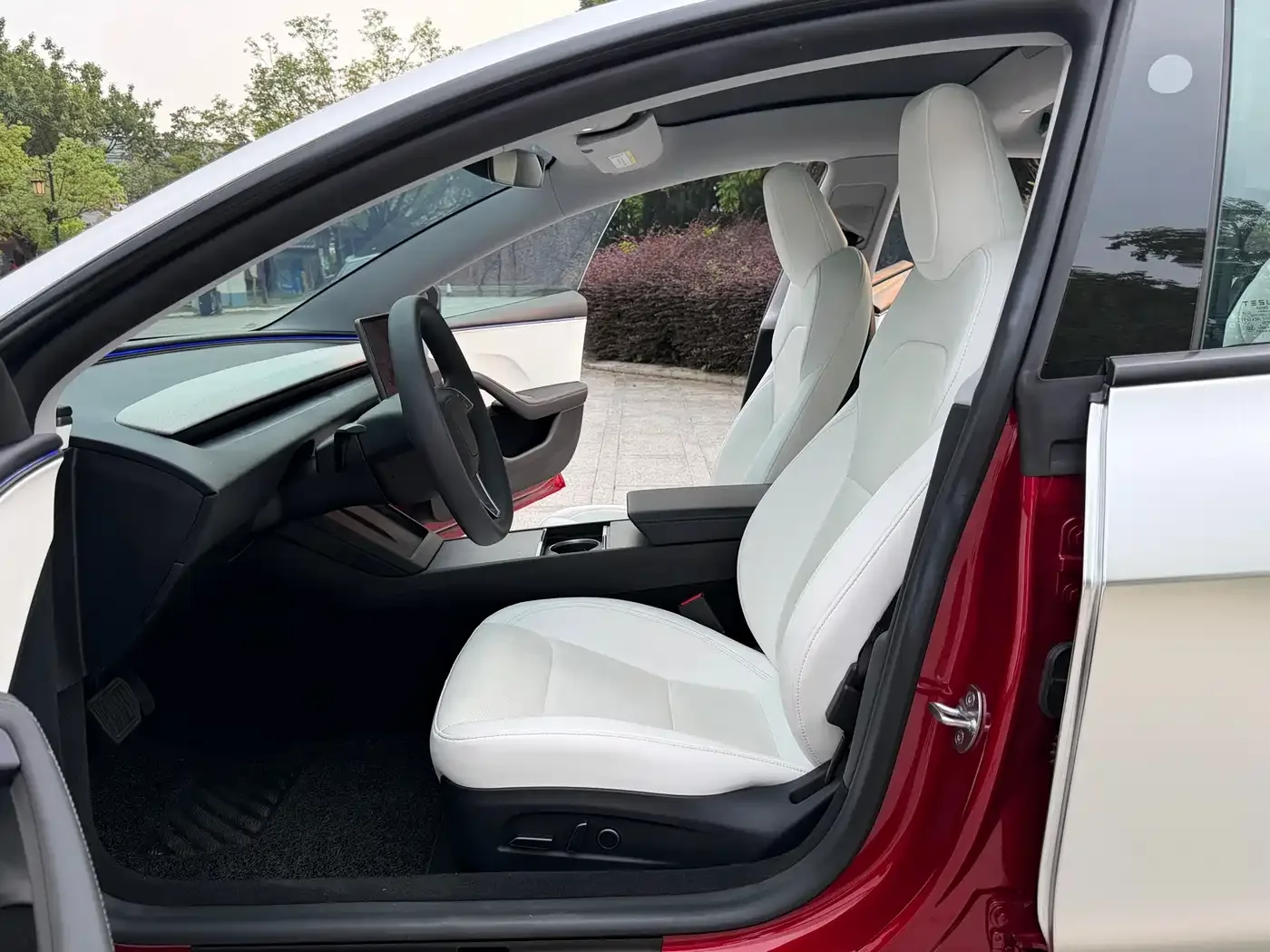 Tesla Model 3 2025 Model Year Facelift Rear-Wheel Drive — Фото автомобиля 5