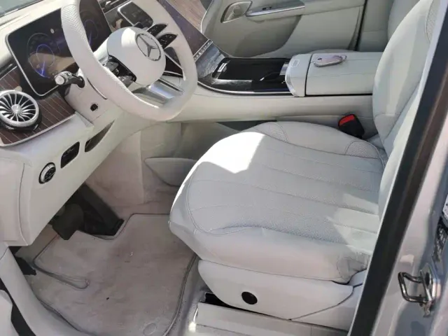 Mercedes-Benz EQE SUV — Фото автомобиля 9