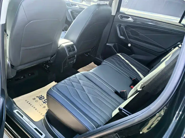 Volkswagen Tiguan L — Фото автомобиля 7
