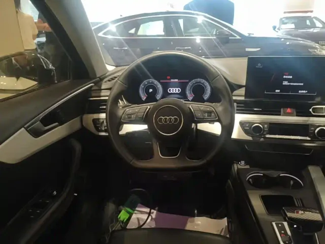 Audi A4L — Фото автомобиля 10