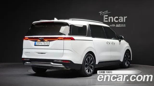 Kia Carnival Generation 4 — Фото автомобиля 2