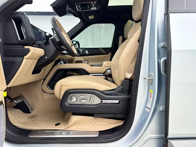 BYD FangChengBao Leopard 8 — Фото автомобиля 10