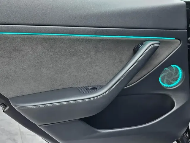 Tesla Model 3 2022 Model Rear-Wheel Drive Version — Фото автомобиля 10