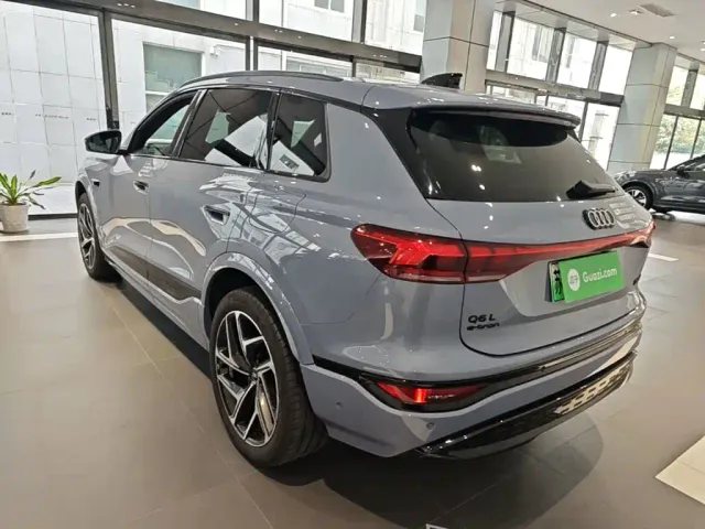 Audi Q6L e-tron — Фото автомобиля 4