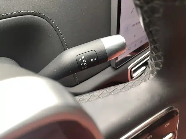 Li Auto L8 — Фото автомобиля 9