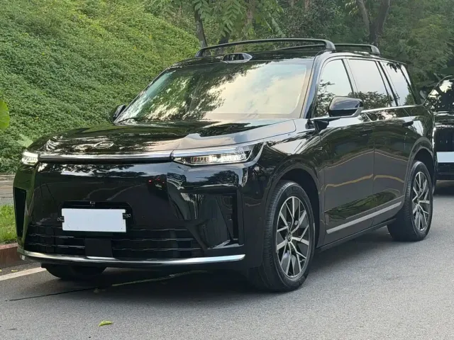 Фотография автомобиля — GAC Trumpchi Xiangwang S9