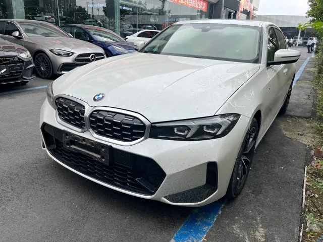 Фотография автомобиля — BMW 3 Series