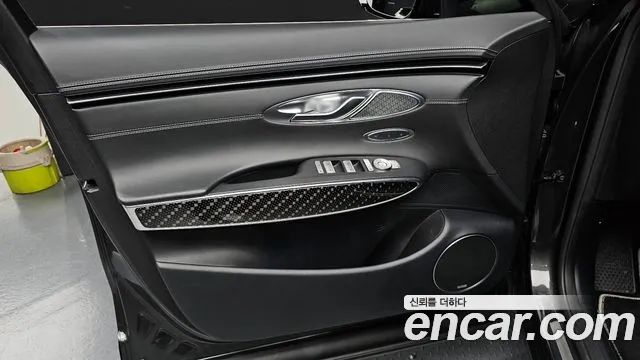 Genesis GV70 — Фото автомобиля 13