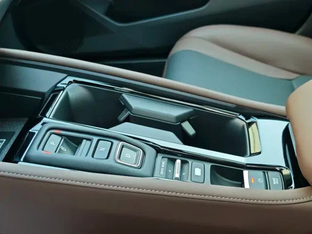 Honda Inspire Hybrid — Фото автомобиля 13