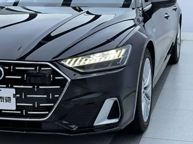 Audi A7L — Фото автомобиля 3
