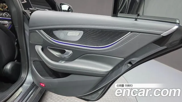 Mercedes-Benz CLS-Class — Фото автомобиля 24