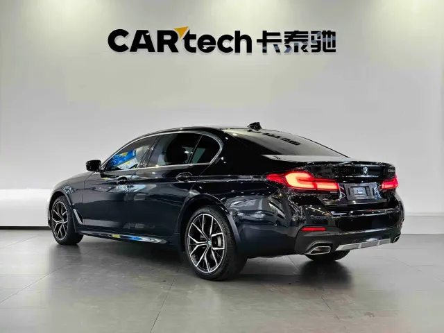 BMW 5 Series — Фото автомобиля 5