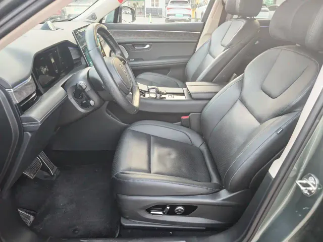 Aito M5 — Фото автомобиля 6