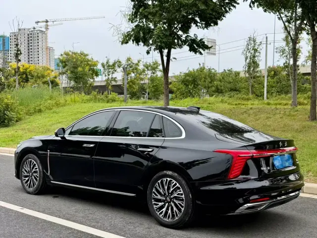 Hongqi H5 — Фото автомобиля 9