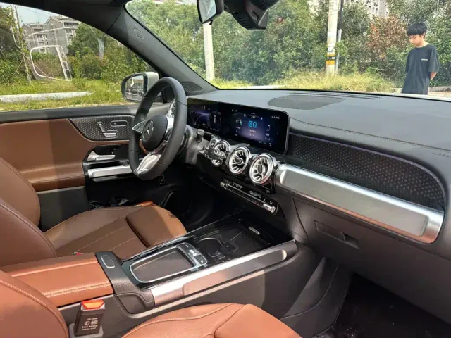 Mercedes-Benz EQB — Фото автомобиля 19