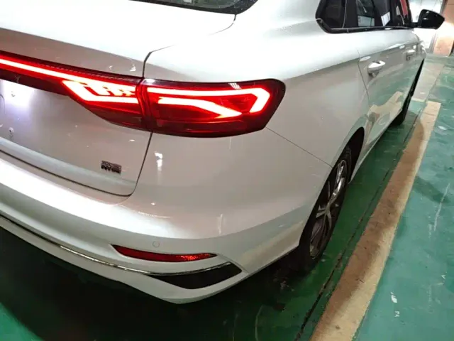 Geely Emgrand — Фото автомобиля 7