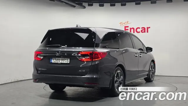 Honda Odyssey — Фото автомобиля 2