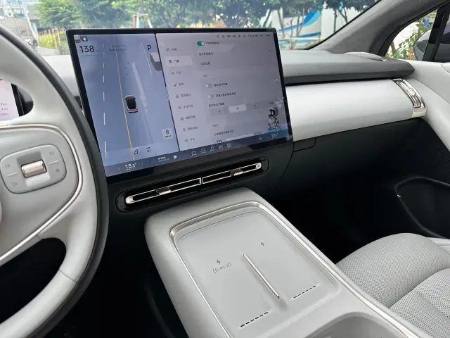 Xpeng P7+ — Фото автомобиля 19