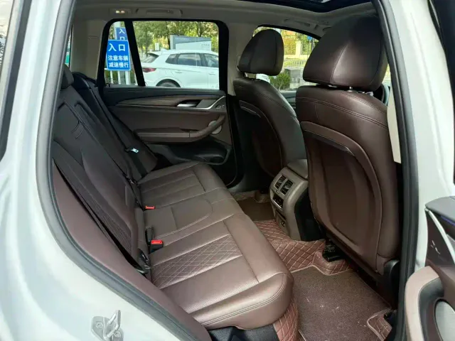 BMW X3 — Фото автомобиля 12