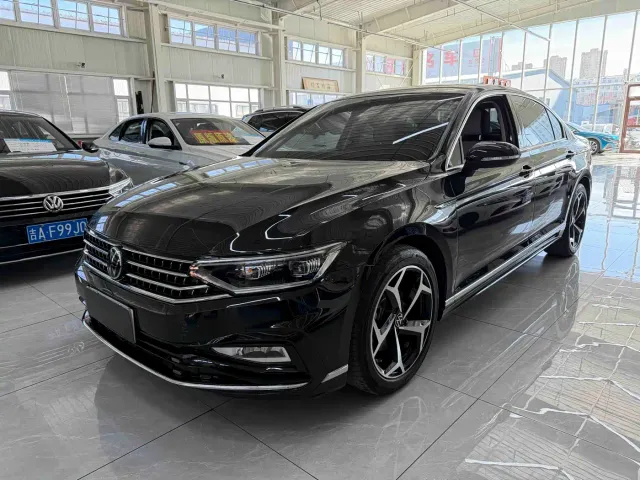Фотография автомобиля — Volkswagen Magotan