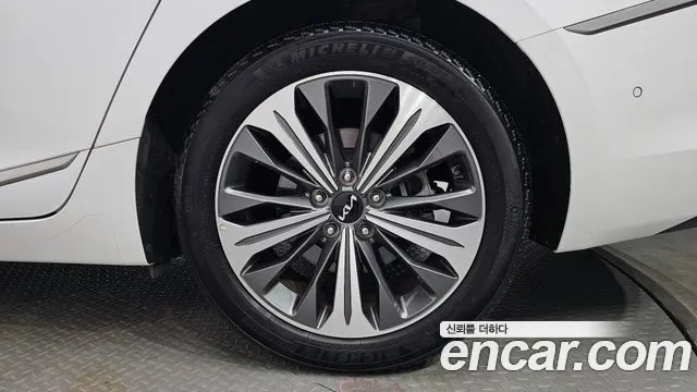 Kia K8 Hybrid — Фото автомобиля 6