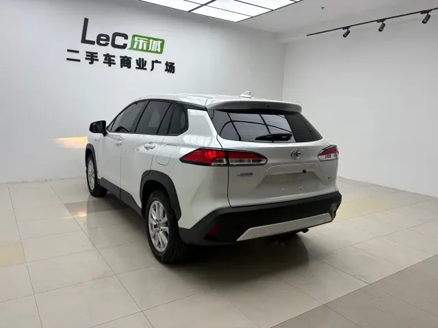 Toyota Corolla Cross — Фото автомобиля 15
