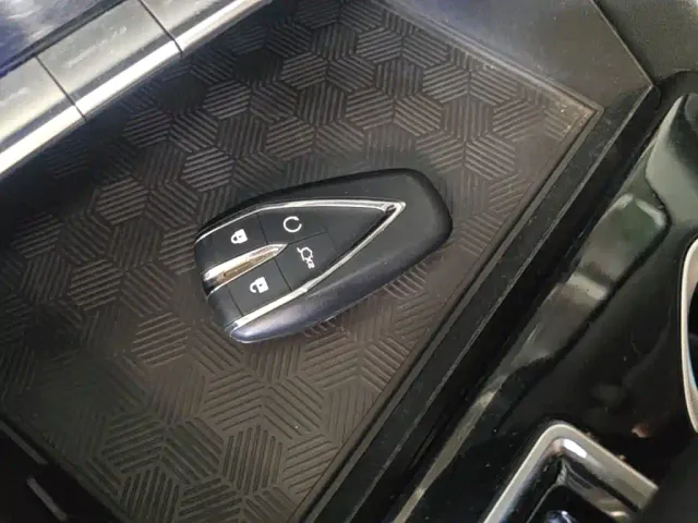 Changan Eado — Фото автомобиля 8