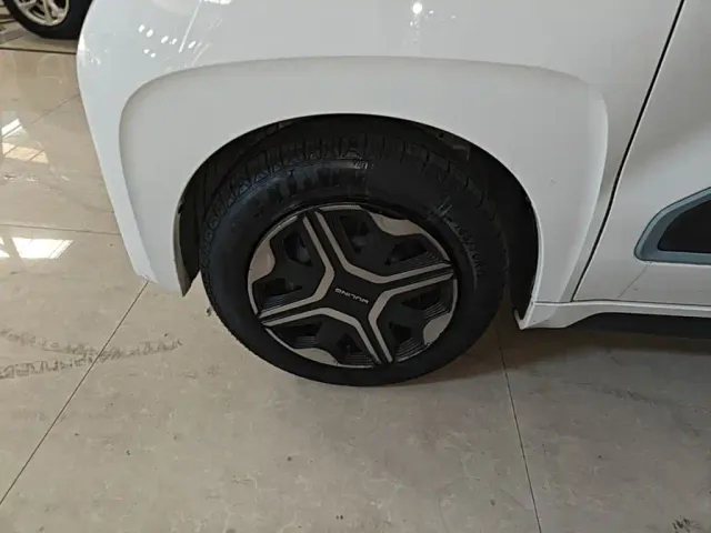 Wuling NanoEV — Фото автомобиля 22