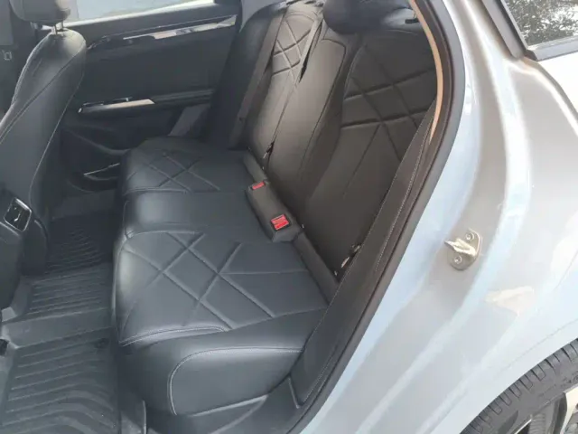 Geely Galaxy L6 — Фото автомобиля 14