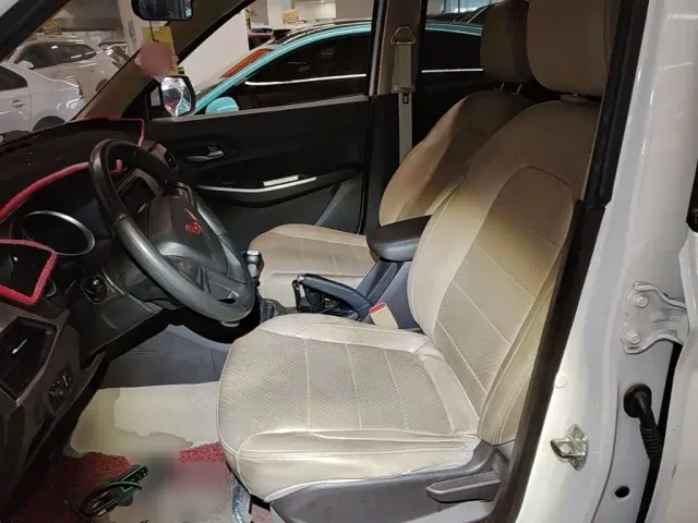 Wuling Hongguang — Фото автомобиля 14
