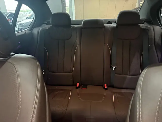 BMW 5 Series — Фото автомобиля 6