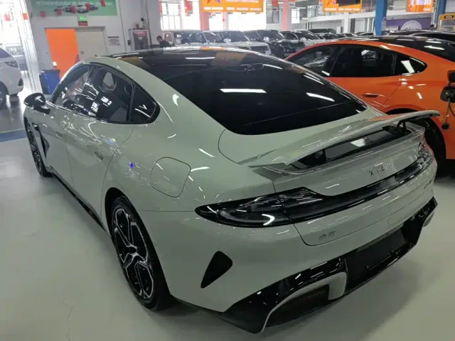 Xiaomi SU7 — Фото автомобиля 4