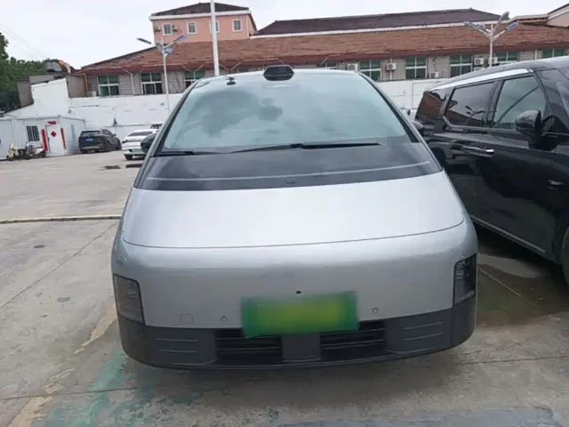 Li Auto MEGA — Фото автомобиля 2