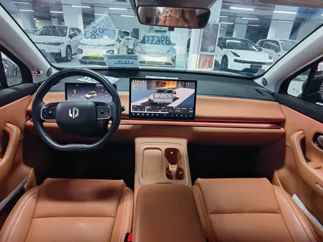 Leapmotor C10 — Фото автомобиля 5