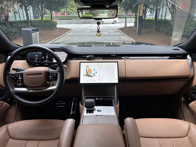 Land Rover Range Rover — Фото автомобиля 12