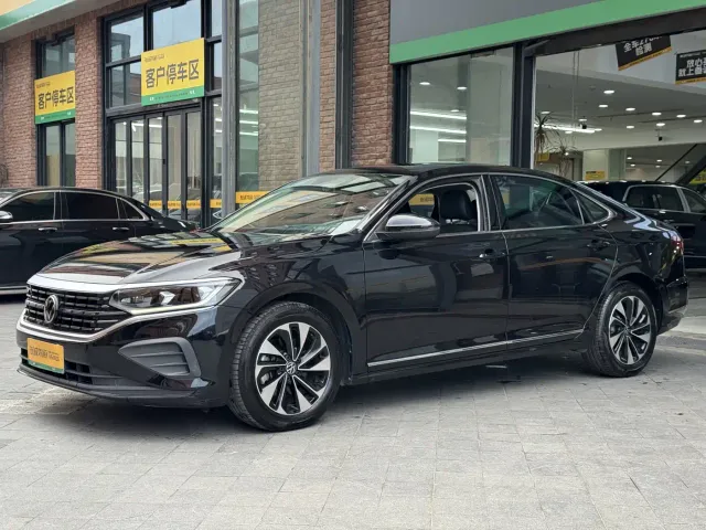 Volkswagen Passat — Фото автомобиля 4