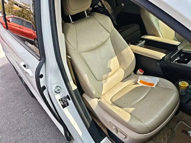 Toyota Granvia — Фото автомобиля 24