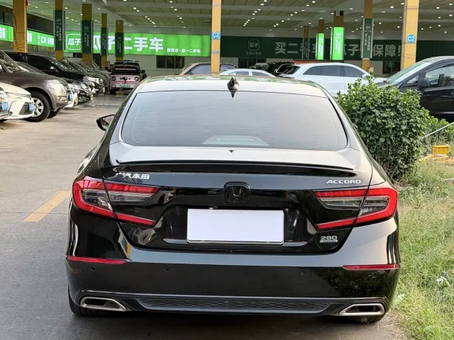 Honda Accord — Фото автомобиля 13