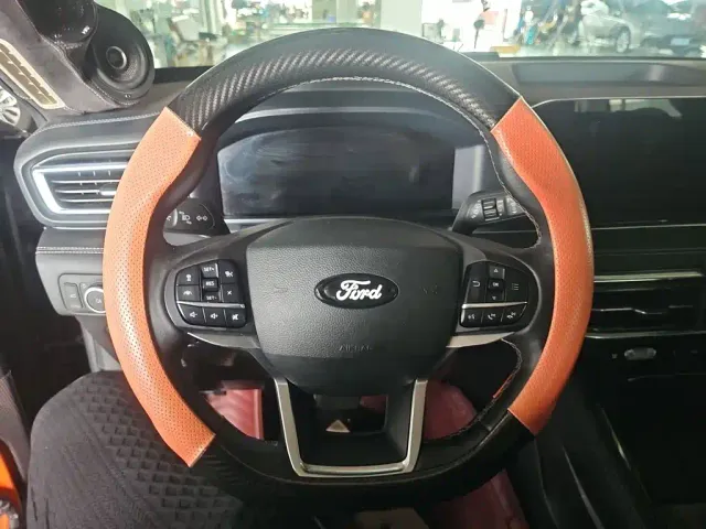 Ford Explorer — Фото автомобиля 2