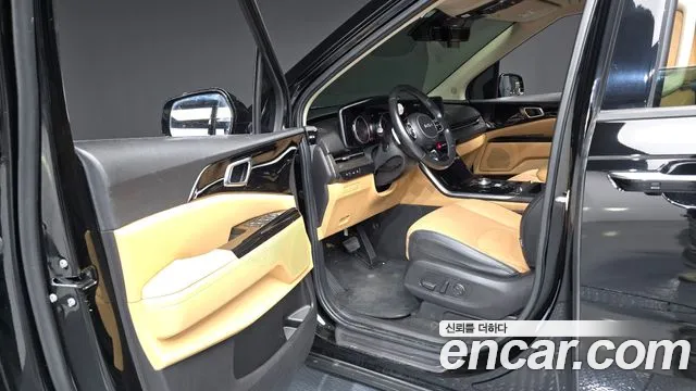 Kia Carnival Generation 4 — Фото автомобиля 10
