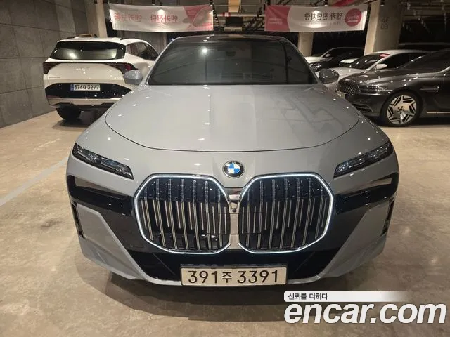 BMW 7 Series G70 — Фото автомобиля 3