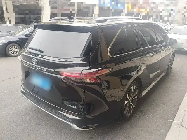 Toyota Granvia — Фото автомобиля 6
