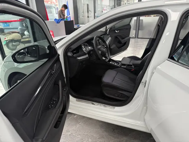 Skoda Octavia — Фото автомобиля 7
