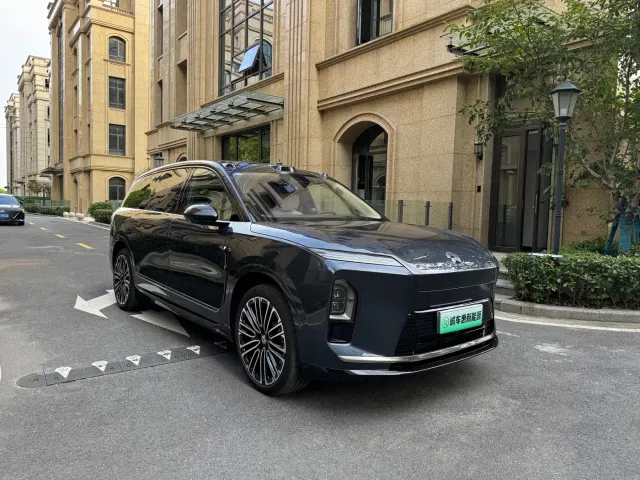 Nio ES8 — Фото автомобиля 3