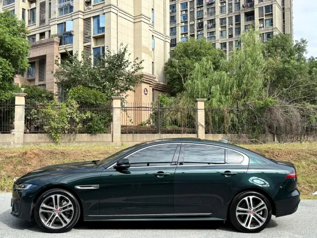 Jaguar XEL — Фото автомобиля 4
