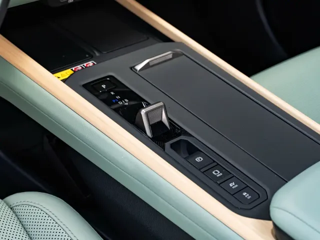 Lexus ES — Фото автомобиля 15